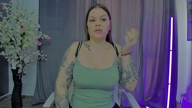 Snapshot of Raven_Luna chatting on 6, 1, 2025 Raven Luna online show from 6, 1, 2025