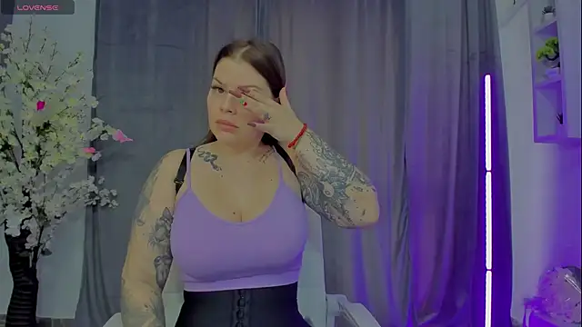 Snapshot of Raven_Luna chatting on 10, 1, 2025 Raven Luna online show from 10, 1, 2025