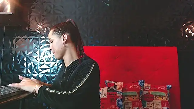 PINK  LOLA1 online show from 15, 2, 2025