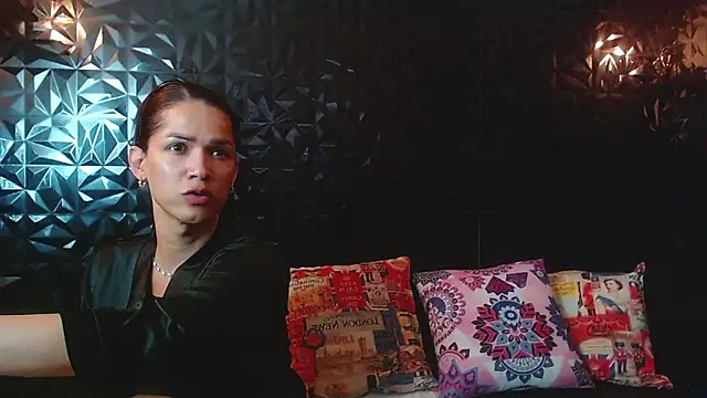 PINK  LOLA1 online show from 28, 10, 2025