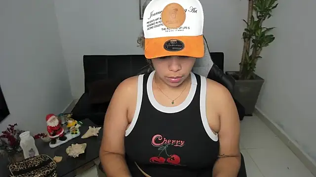 alyssannVhm online show from 10, 12, 2024