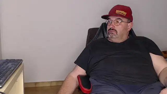 Snapshot of fraboys chatting on 17, 2, 2025 fraboys online show from 17, 2, 2025