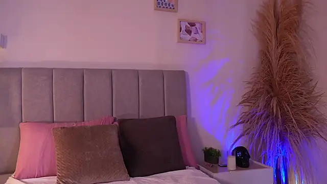 curvyliciousss online show from 2, 12, 2025