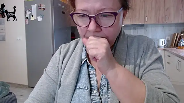 Adelewildx online show from 7, 2, 2025