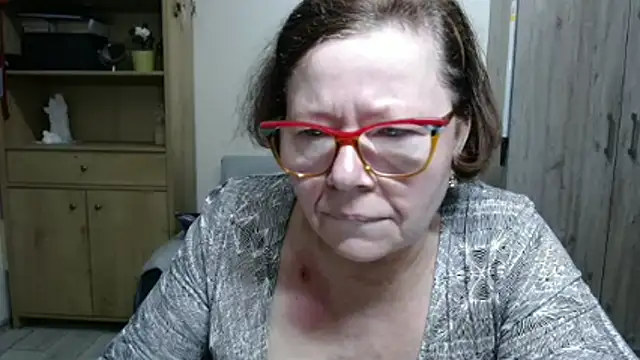 Adelewildx online show from 25, 4, 2026