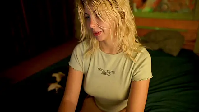 Snapshot of Allison_Cuty chatting on 9, 9, 2025 Allison Cuty online show from 9, 9, 2025