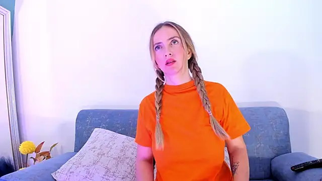 Snapshot of BellaMarieX chatting on 12, 12, 2024 BellaMarieX online show from 12, 12, 2024