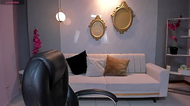 BrennaWalker online show from 26, 2, 2025