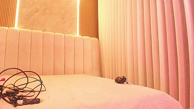 emyli sw  online show from 7, 4, 2026