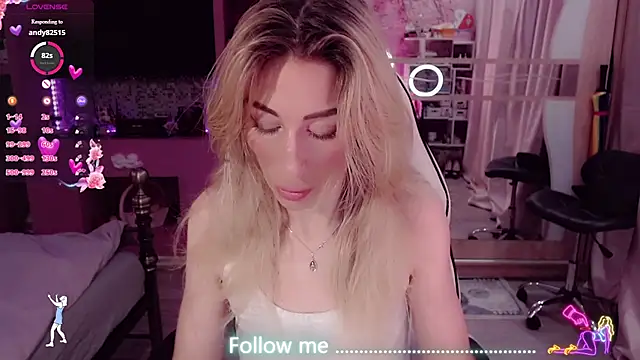 Snapshot of AnnieGOld_ chatting on 4, 7, 2026 AnnieGOld online show from 4, 7, 2026