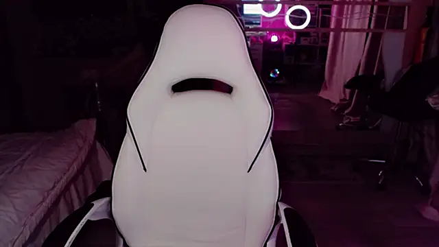 Snapshot of AnnieGOld_ chatting on 27, 7, 2026 AnnieGOld online show from 27, 7, 2026