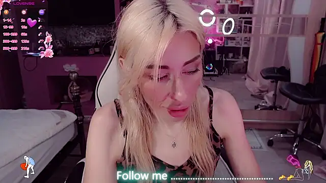 Snapshot of AnnieGOld_ chatting on 1, 8, 2026 AnnieGOld online show from 1, 8, 2026
