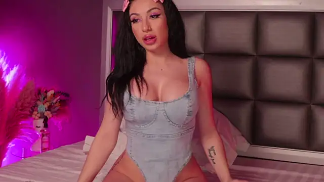 Snapshot of Anais_Bloom chatting on 21, 2, 2025 Anais Bloom online show from 21, 2, 2025