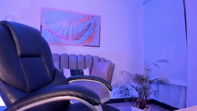 ZoePresleyX online show from 8, 10, 2025