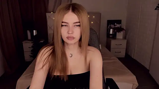 Snapshot of ViolettaLopez chatting on 9, 1, 2025 ViolettaLopez online show from 9, 1, 2025