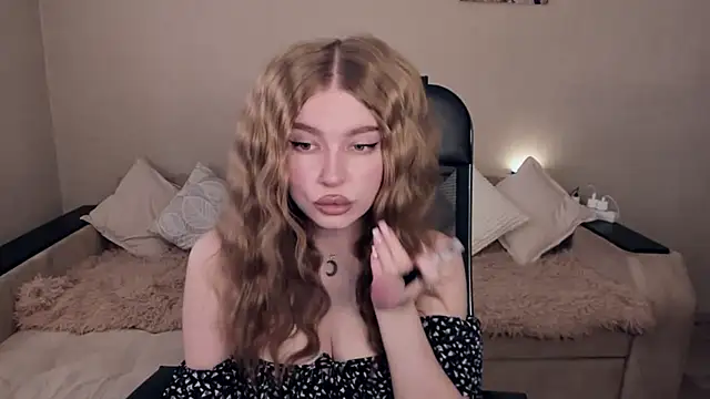 Snapshot of ViolettaLopez chatting on 18, 3, 2025 ViolettaLopez online show from 18, 3, 2025
