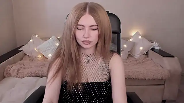Snapshot of ViolettaLopez chatting on 21, 3, 2025 ViolettaLopez online show from 21, 3, 2025