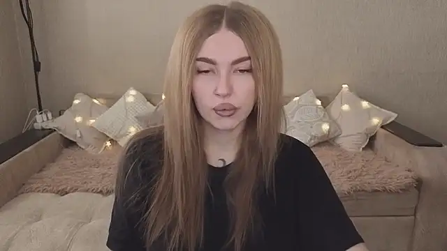 Snapshot of ViolettaLopez chatting on 29, 9, 2025 ViolettaLopez online show from 29, 9, 2025