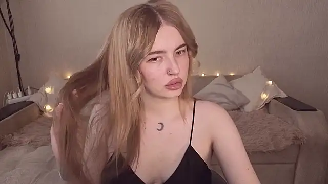 Snapshot of ViolettaLopez chatting on 24, 6, 2026 ViolettaLopez online show from 24, 6, 2026