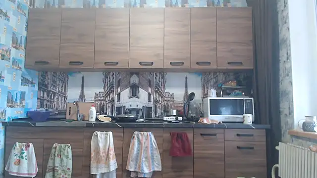 Amy August online show from 4, 3, 2026