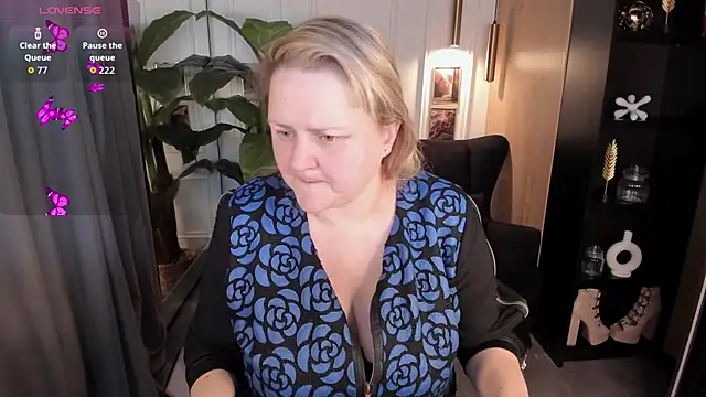 ScarlettSoft online show from 2, 6, 2026