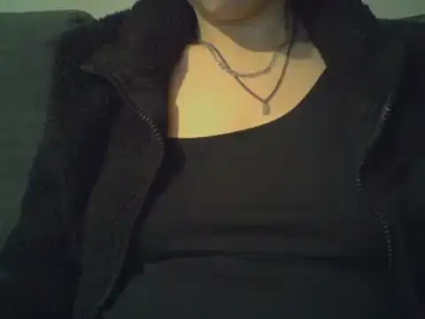 Snapshot of geilmeisje98 chatting on 7, 3, 2025 geilmeisje98 online show from 7, 3, 2025