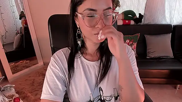 PaulinaBelushi online show from 13, 12, 2024