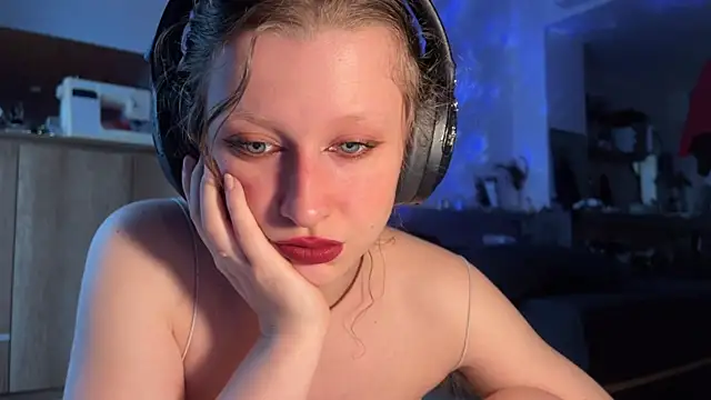 Snapshot of Hairy_Coraline chatting on 22, 2, 2025 Hairy Coraline online show from 22, 2, 2025