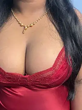 Dhiyapink online show from 6, 12, 2024