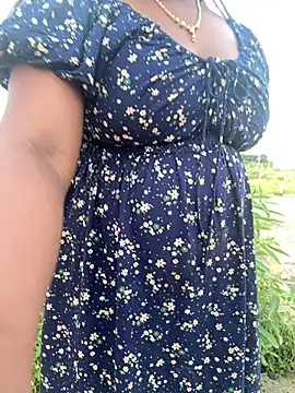 Dhiyapink online show from 9, 12, 2024