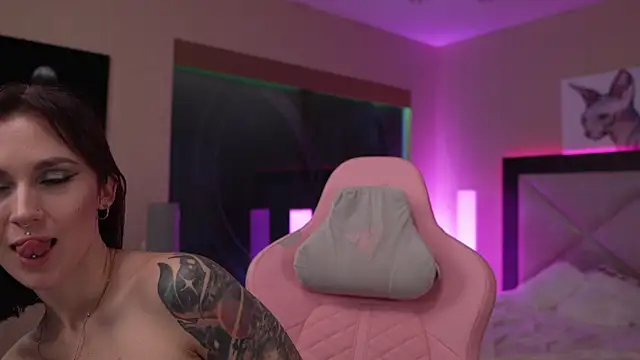 Snapshot of GirlGogo chatting on 15, 12, 2024 GirlGogo online show from 15, 12, 2024