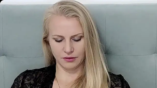 K  Adrienne online show from 4, 10, 2025