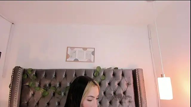 Kim Blane online show from 7, 2, 2025