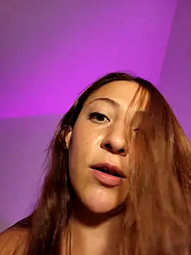 Snapshot of VickyHoult chatting on 2, 3, 2025 VickyHoult online show from 2, 3, 2025