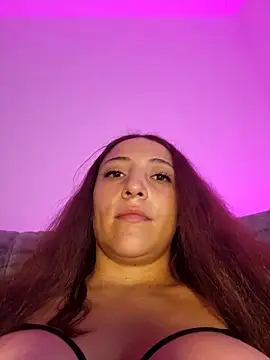 Snapshot of VickyHoult chatting on 4, 3, 2025 VickyHoult online show from 4, 3, 2025