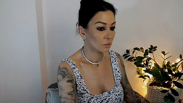 Snapshot of Xentthia chatting on 23, 6, 2026 Xentthia online show from 23, 6, 2026