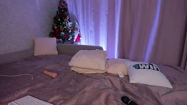 Snapshot of Kitty_Ricky chatting on 4, 1, 2025 Kitty Ricky online show from 4, 1, 2025