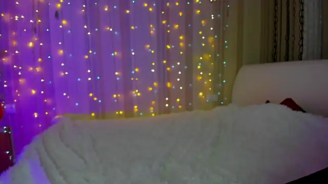 Danielle Thomas online show from 1, 3, 2025