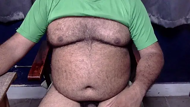 Snapshot of hairysubcub_70 chatting on 13, 7, 2026 hairysubcub 70 online show from 13, 7, 2026