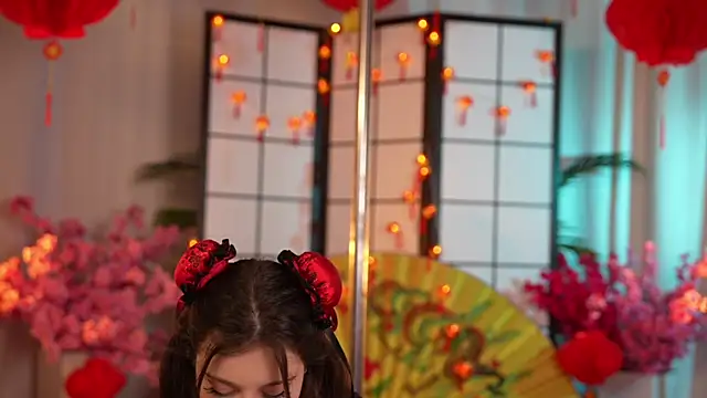 KittyCaitlin online show from 12, 2, 2025