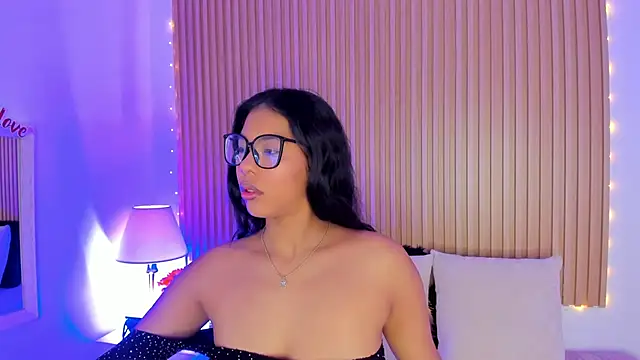 Snapshot of GenesisRuiz chatting on 25, 2, 2025 GenesisRuiz online show from 25, 2, 2025