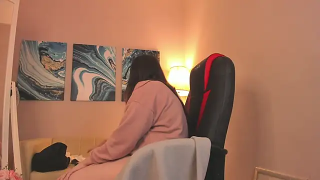 BattyMoll online show from 18, 12, 2024