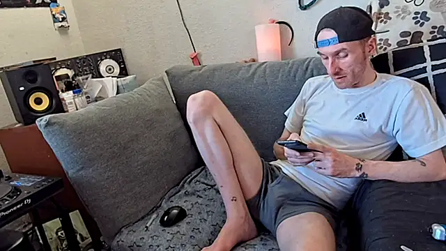 pyrowuff online show from 9, 3, 2026