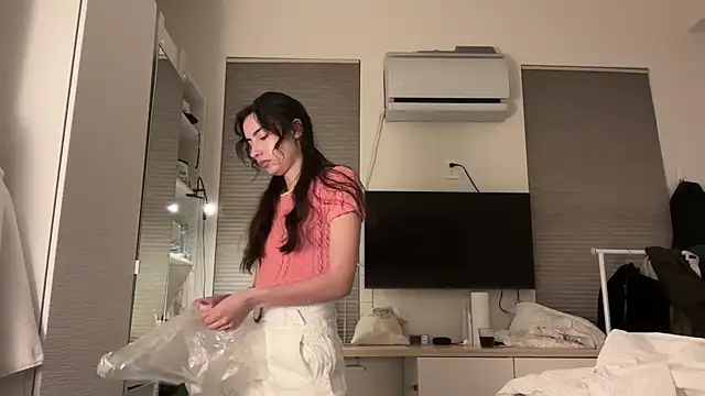 everybody loves pussy online show from 8, 3, 2025