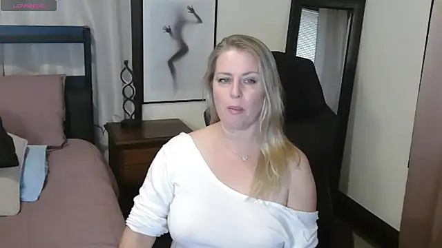 HollieBim online show from 29, 9, 2025