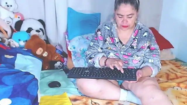 Snapshot of estrellita_fugaz16x chatting on 2, 10, 2025 estrellita fugaz16x online show from 2, 10, 2025