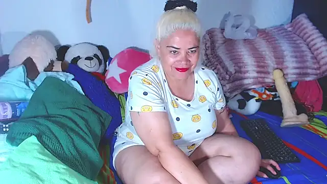 Snapshot of estrellita_fugaz16x chatting on 10, 7, 2026 estrellita fugaz16x online show from 10, 7, 2026