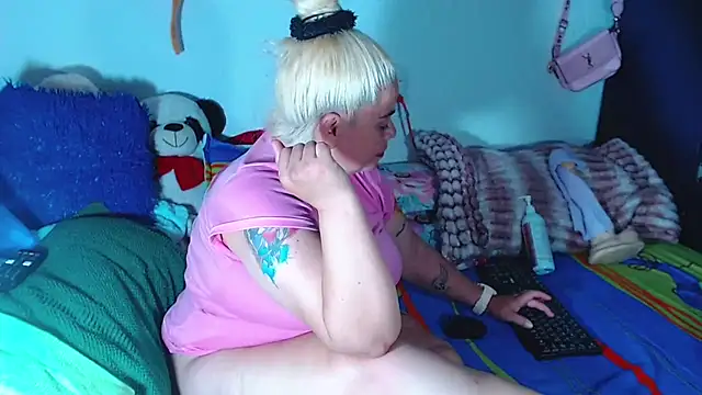 Snapshot of estrellita_fugaz16x chatting on 13, 7, 2026 estrellita fugaz16x online show from 13, 7, 2026