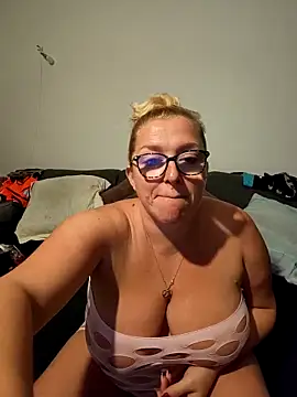 winniess40 online show from 6, 11, 2025