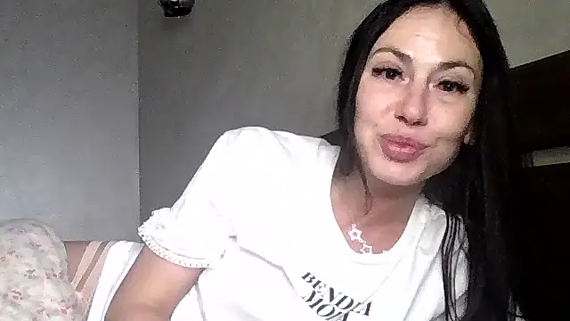 JulianaGold1 online show from 19, 11, 2025